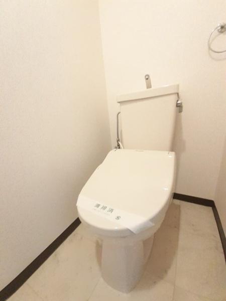 【安来市吉佐町のアパートのトイレ】