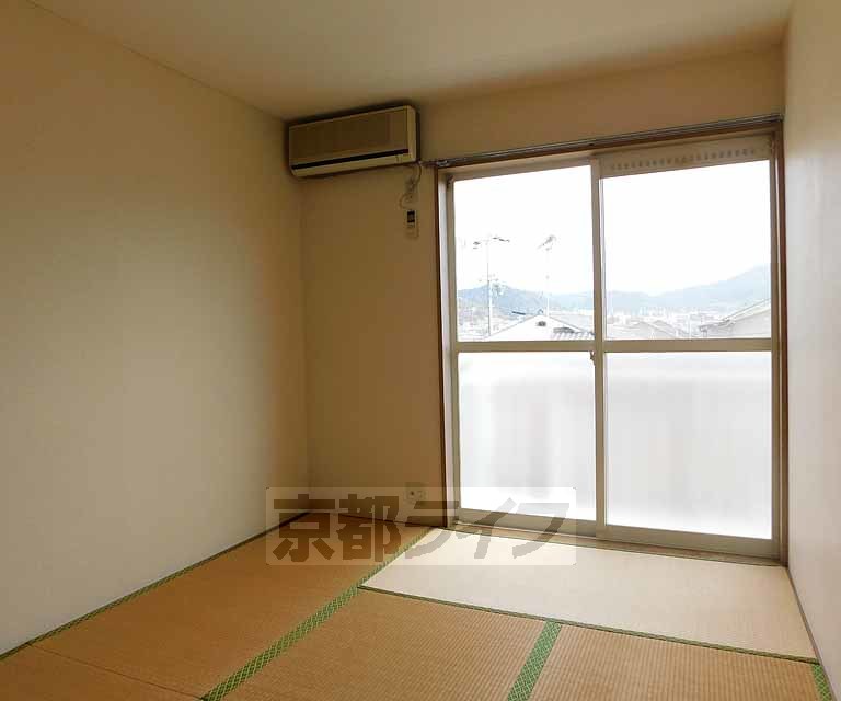 居室・リビング　落ち着く和室です