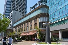 スーパー　クイーンズ伊勢丹白金高輪店（スーパー）まで622m