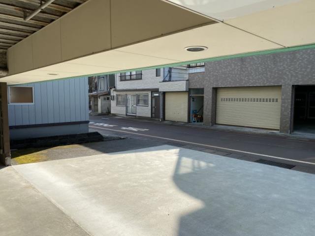 駐車場　エントランス