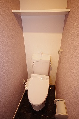 トイレ　温水洗浄便座付き