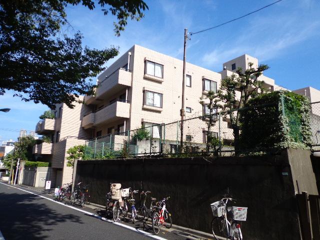 中野区弥生町のマンションの建物外観