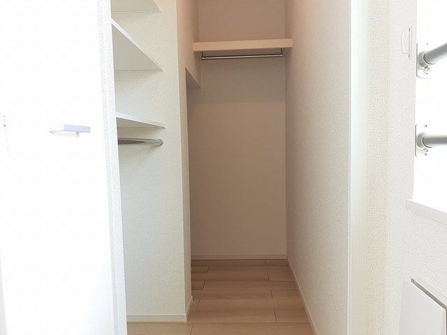 【小山市西城南のアパートの収納】