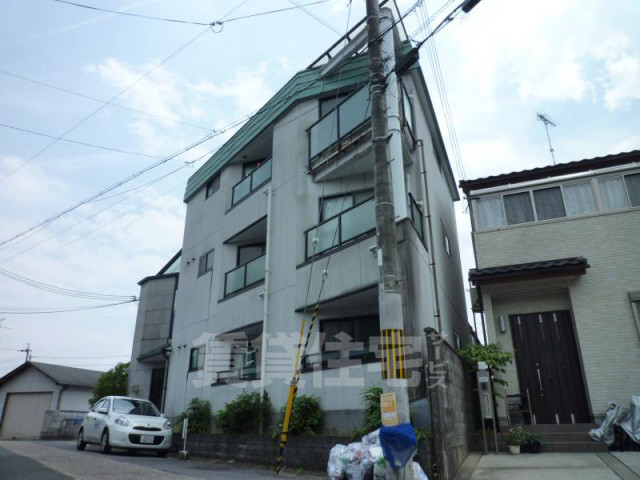 京都市北区上賀茂向縄手町のマンションの建物外観