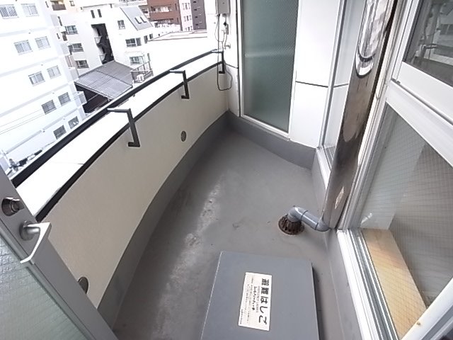 【明石市東仲ノ町のマンションのバルコニー】