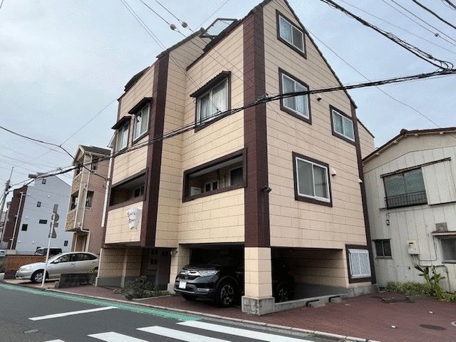 【サンタアパートの建物外観】