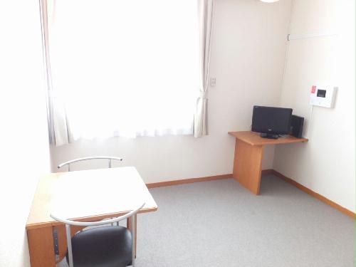 居室・リビング　大型家電設置済みのお部屋です