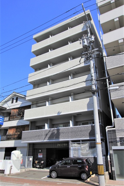 【松山市高砂町のマンションの建物外観】