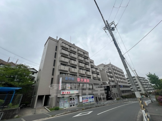 枚方市長尾谷町のマンションの建物外観