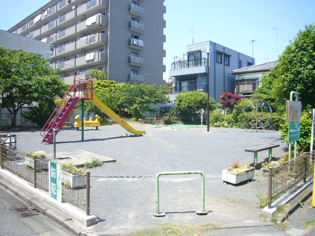 【川崎市幸区北加瀬のアパートの公園】