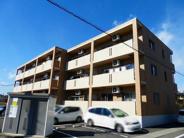 河内郡上三川町しらさぎのマンションの建物外観