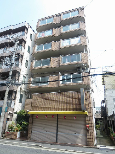 京都市下京区三軒町のマンションの建物外観