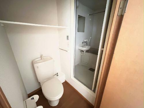 トイレ　実際のお部屋と異なる場合がございます。