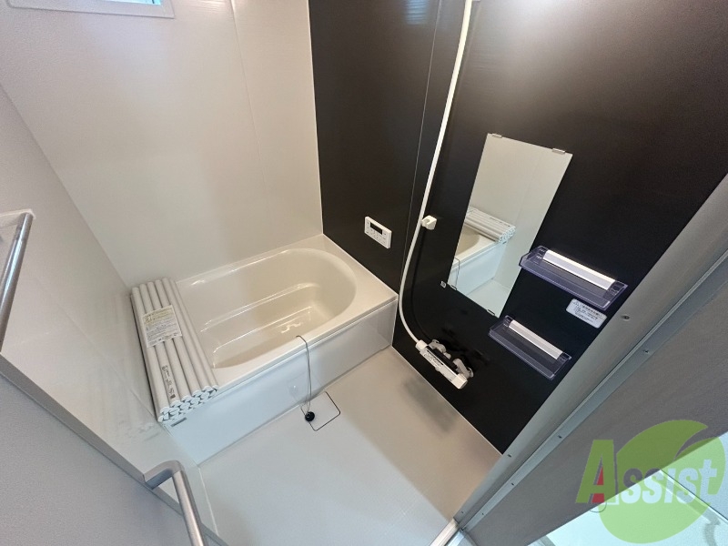 バス・シャワールーム　サーモスタット式水栓で温度調整もしやすくなっております。