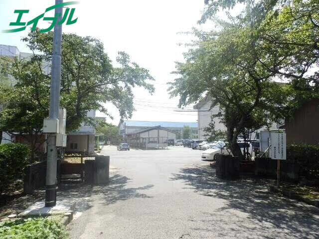 中学校　松阪市立鎌田中学校（中学校）まで1535m