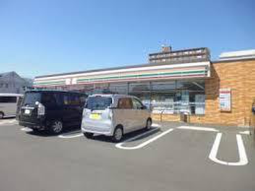 コンビニ　セブンイレブン明石貴崎五丁目店（コンビニ）まで650m