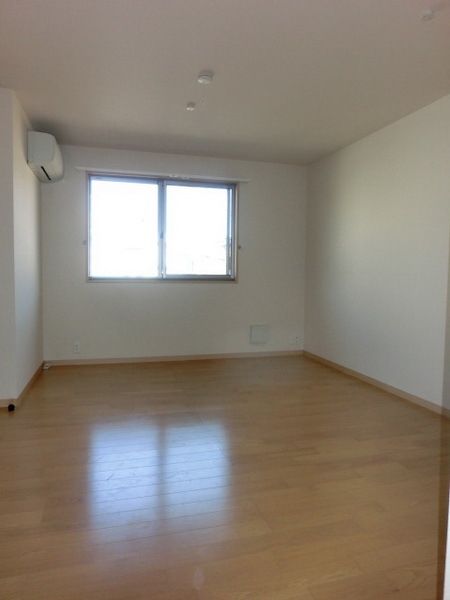 居室・リビング　使いやすいエアコン付リビング