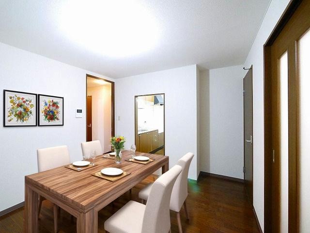 居室・リビング　CGで家具等を配置したもので家具等は含まれません