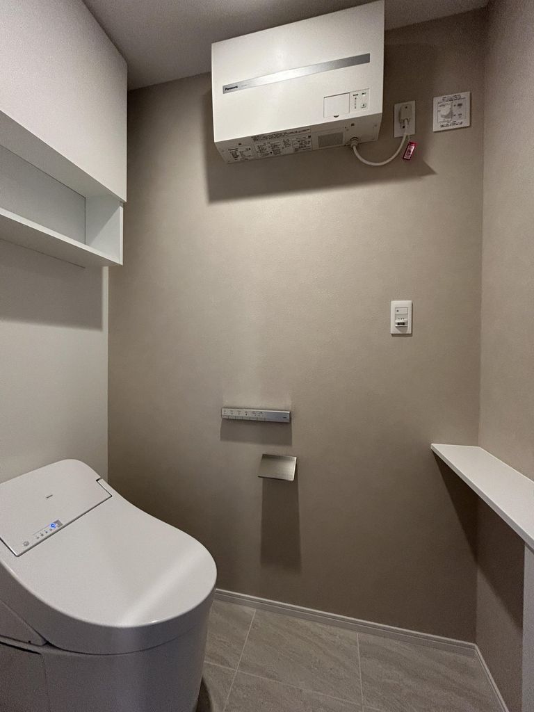 トイレ　トイレ