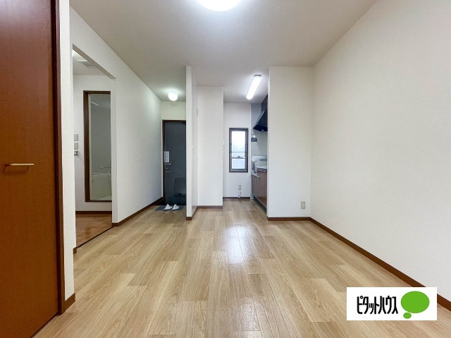 居室・リビング　別室写真です