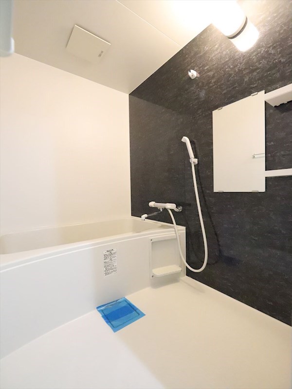 バス・シャワールーム　バスルーム　給湯温度調整できます