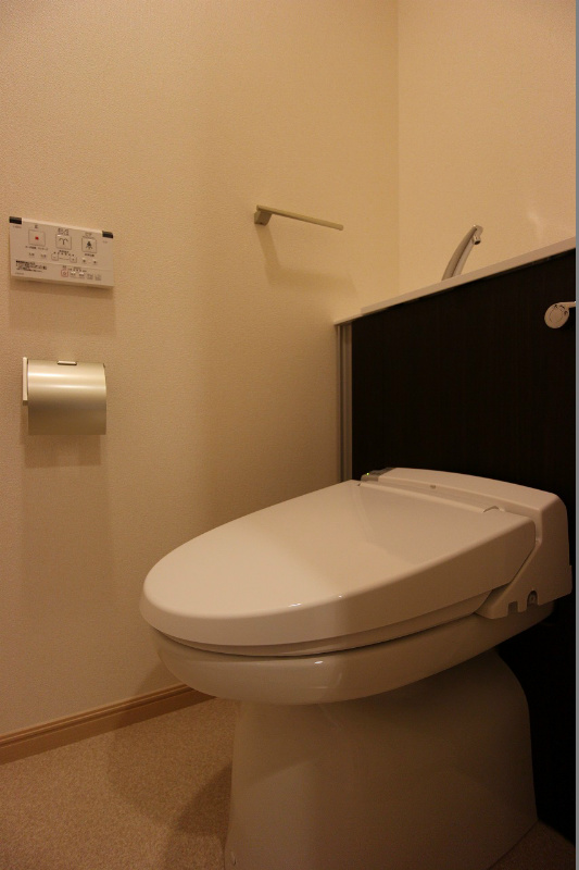 トイレ　温水洗浄便座