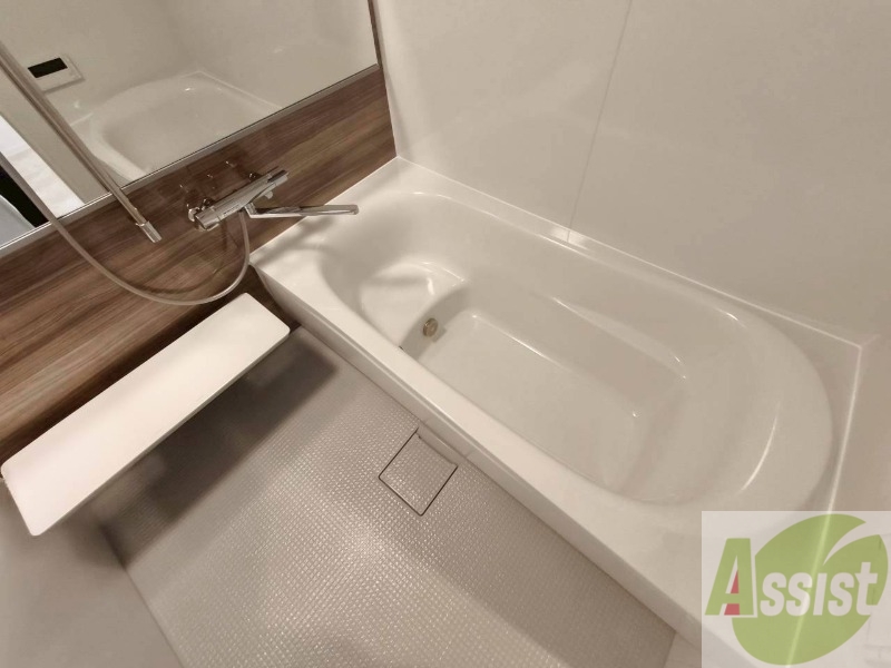 バス・シャワールーム　お風呂になります。一日の疲れを癒してくださいね。