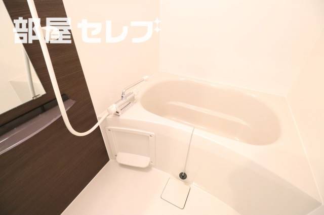 バス・シャワールーム　ゆったりバスルーム