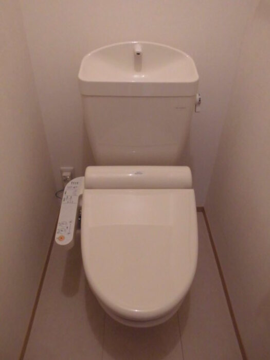 トイレ　温水洗浄暖房便座