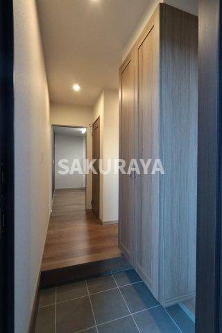 玄関　2025年12月撮影。