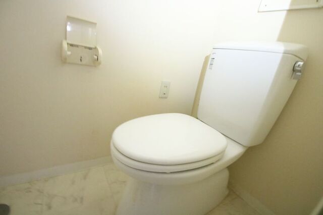 トイレ　※同建物内別室の参考写真です