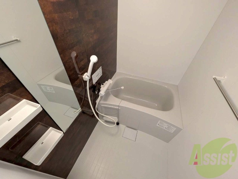 バス・シャワールーム　お風呂になります。一日の疲れを癒してくださいね。