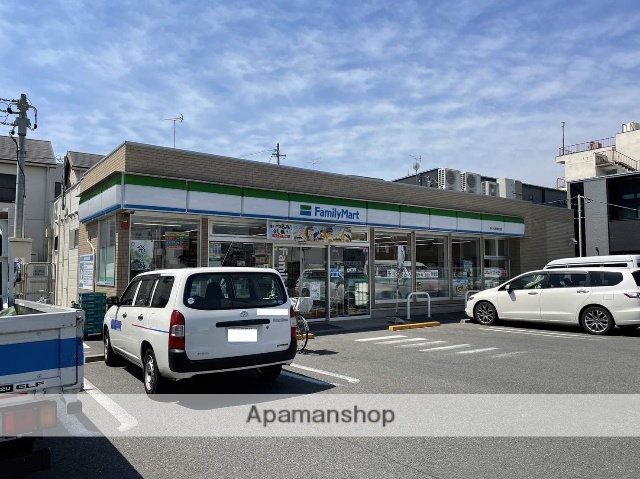 コンビニ　ファミリーマート（コンビニ）まで373m