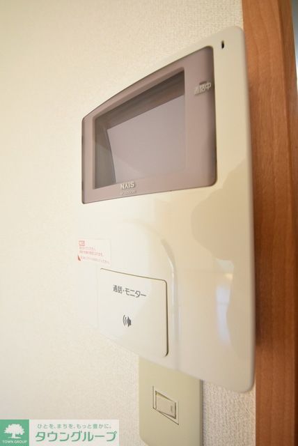 セキュリティ　来訪者は室内のモニターでチェックできます