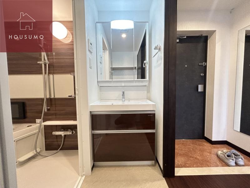 洗面設備　独立洗面台で身支度をすべて済ませてしまいましょう