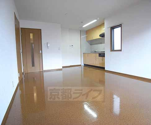 居室・リビング　広く明るいリビング