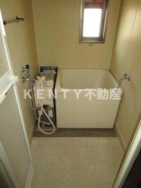 バス・シャワールーム　落ち着いた空間のお風呂です