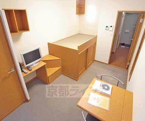 レオパレス石塚の居間写真