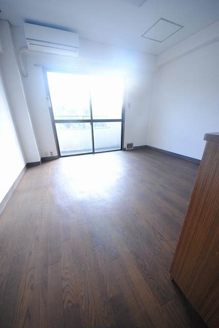 居室・リビング　写真は２０２号室