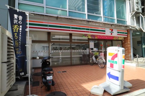 コンビニ　セブンイレブン 名古屋栄1御園通店（コンビニ）まで200m
