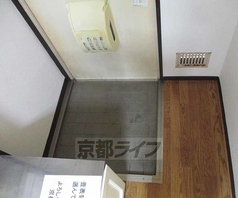 玄関　間口が大きいので部屋が広く感じます。