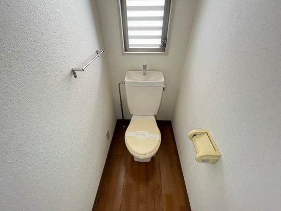 トイレ　※別号室のお写真です。