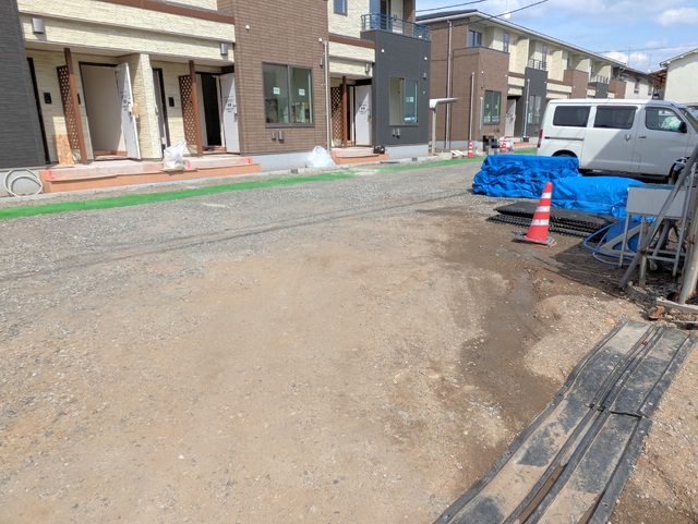 駐車場　建築中