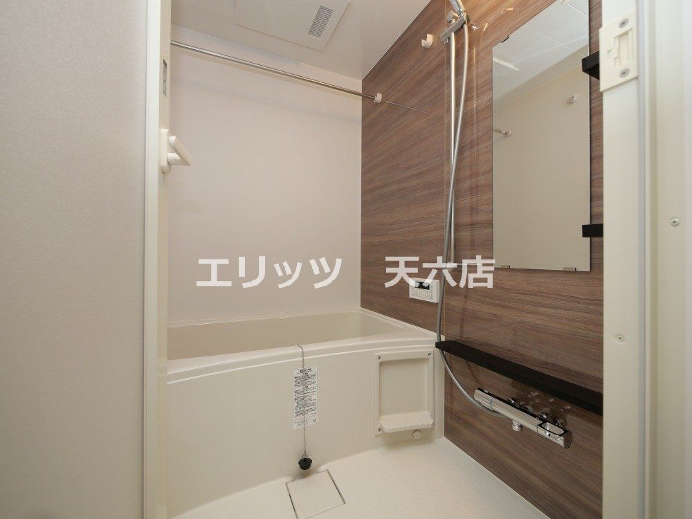 バス・シャワールーム　洗面