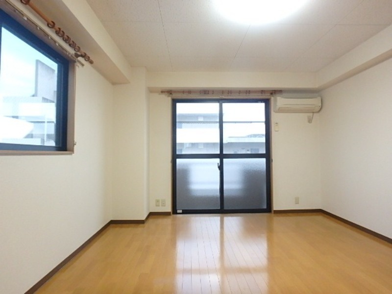 居室・リビング　図面と現状に相違がある場合には現状を優先