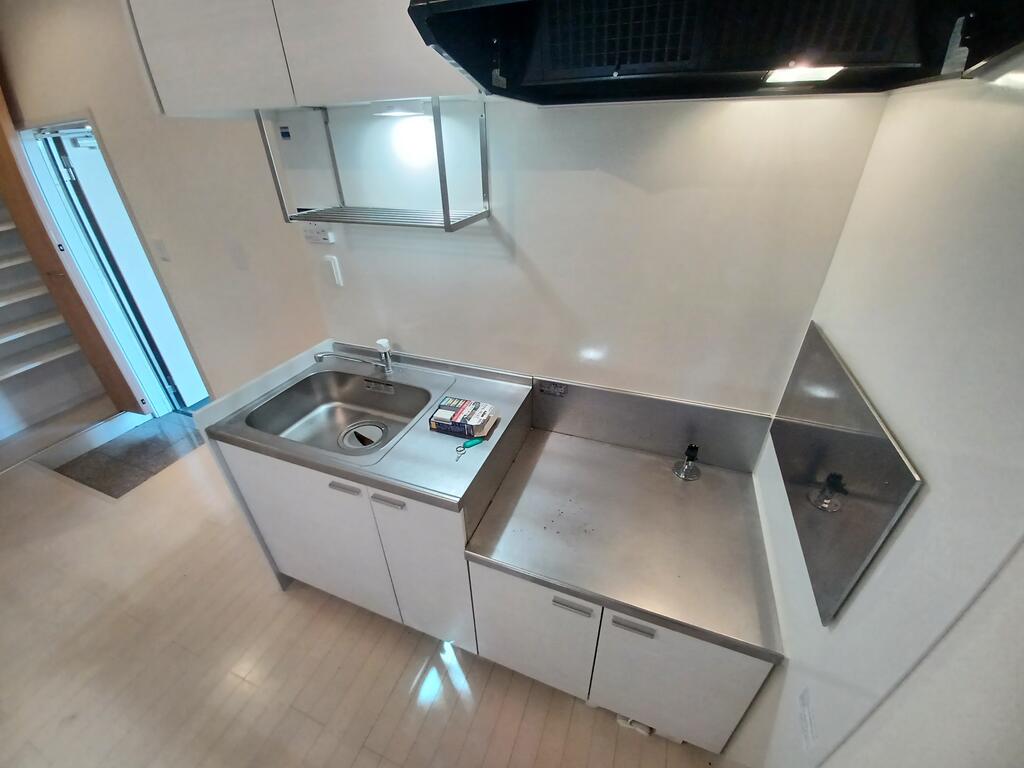 キッチン　※同物件別部屋写真