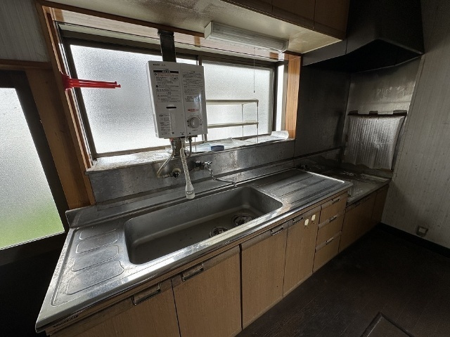 西小田町貸家のキッチン写真