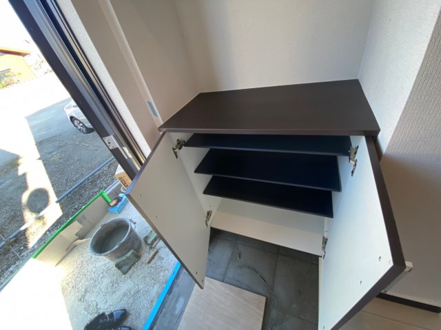 玄関　同施工会社施工物件の参考写真になります※現況優先