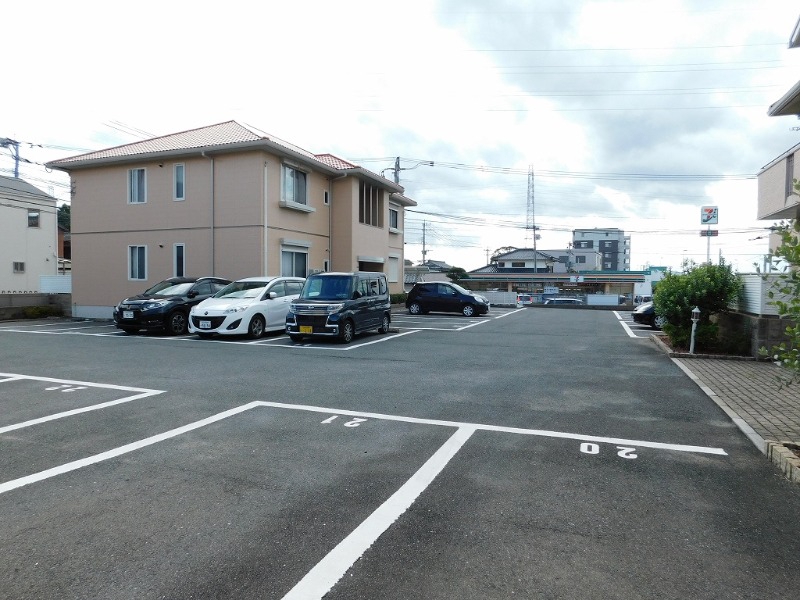 駐車場　駐車場
