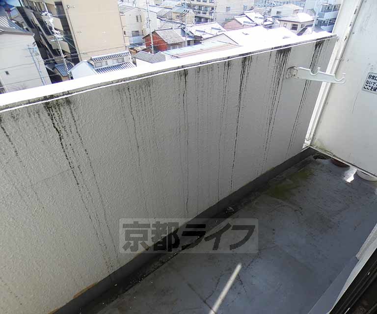 バルコニー　十分なスペースを確保しています。